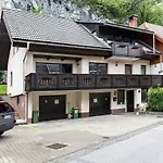 Castle Way Tamy Apartment Bled