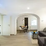 Castle Way Tamy Apartment