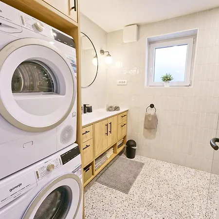 Castle Way Tamy Apartman *