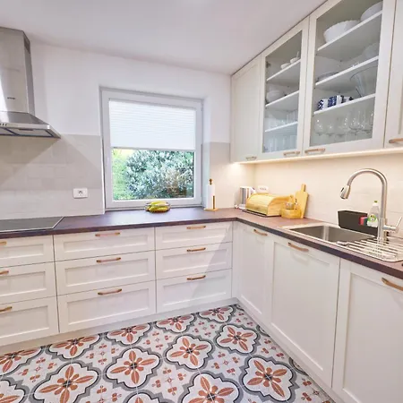 Castle Way Tamy Bled