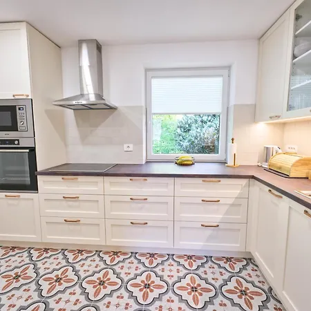 アパート Castle Way Tamy ブレッド