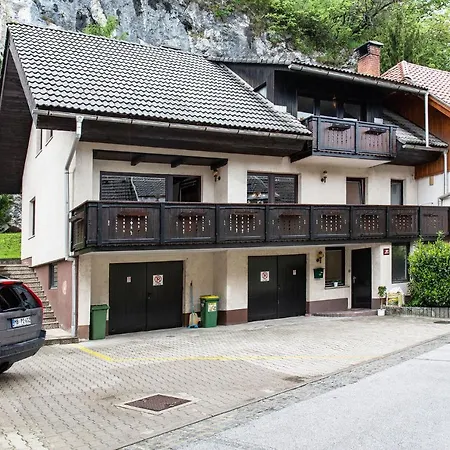 Castle Way Tamy