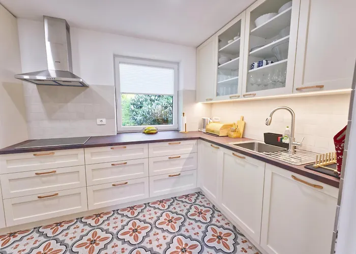 Castle Way Tamy בלד