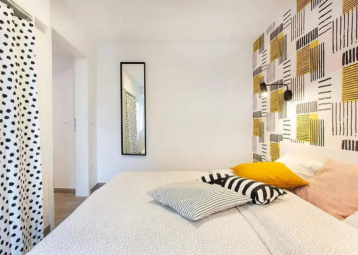 Castle Way Tamy בלד