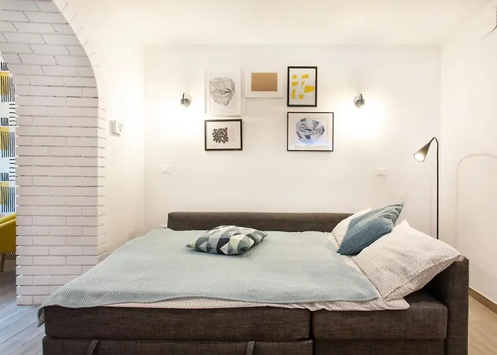 Castle Way Tamy * בלד